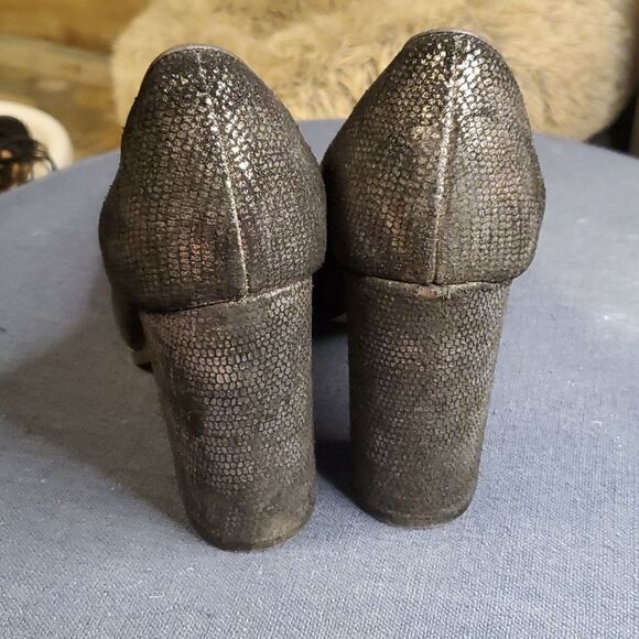 Isola Shoes Isola Size 9.5m Black Metallic Suede Pump - Picture 4 of 7